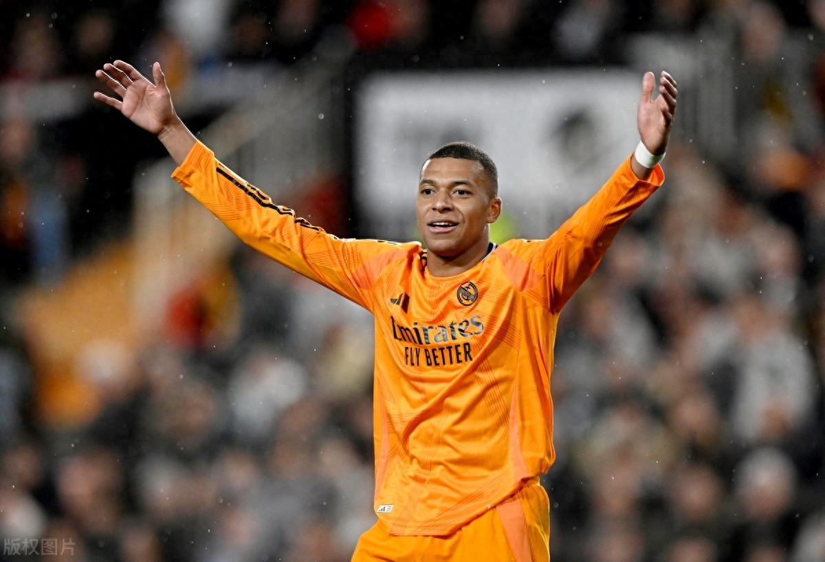 瓦伦西亚门将表现出色,力保球门不失 瓦伦西亚门将表现出色,力保球门不失