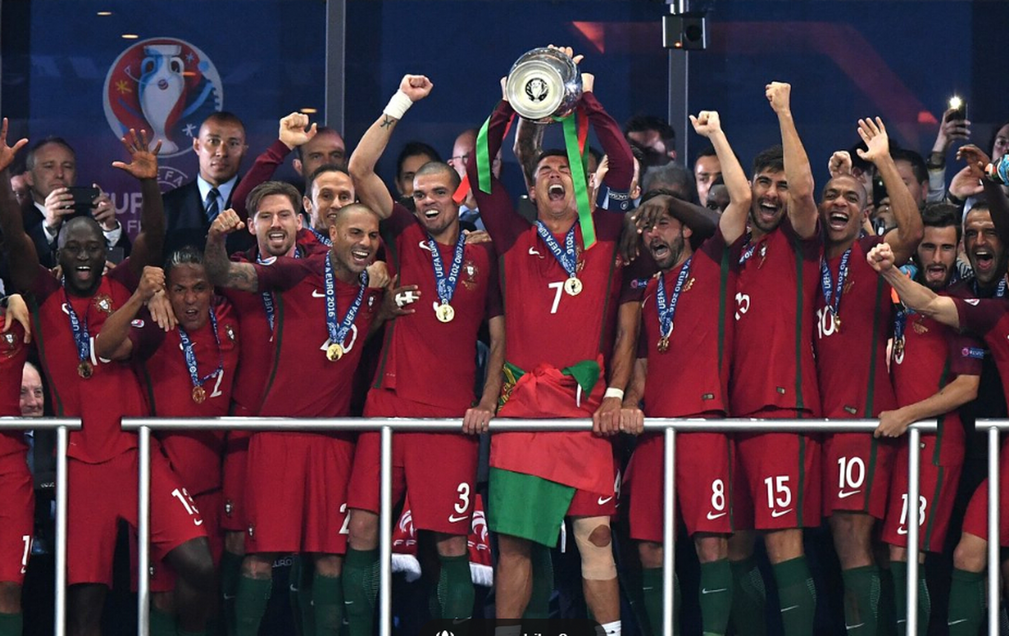 开云体育下载-葡萄牙名将成为话题人物，晋级欧锦赛决赛