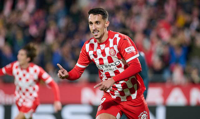 开云体育在线-比利亚雷亚尔稳健防守，取得胜利