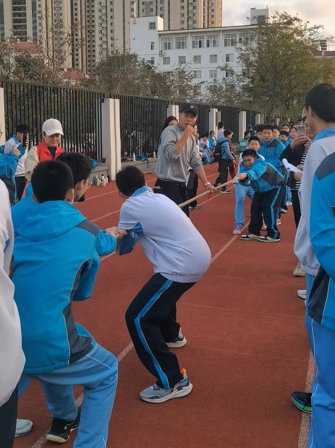 在体育赛场上，每一次比赛都是一次历练和经历的简单介绍