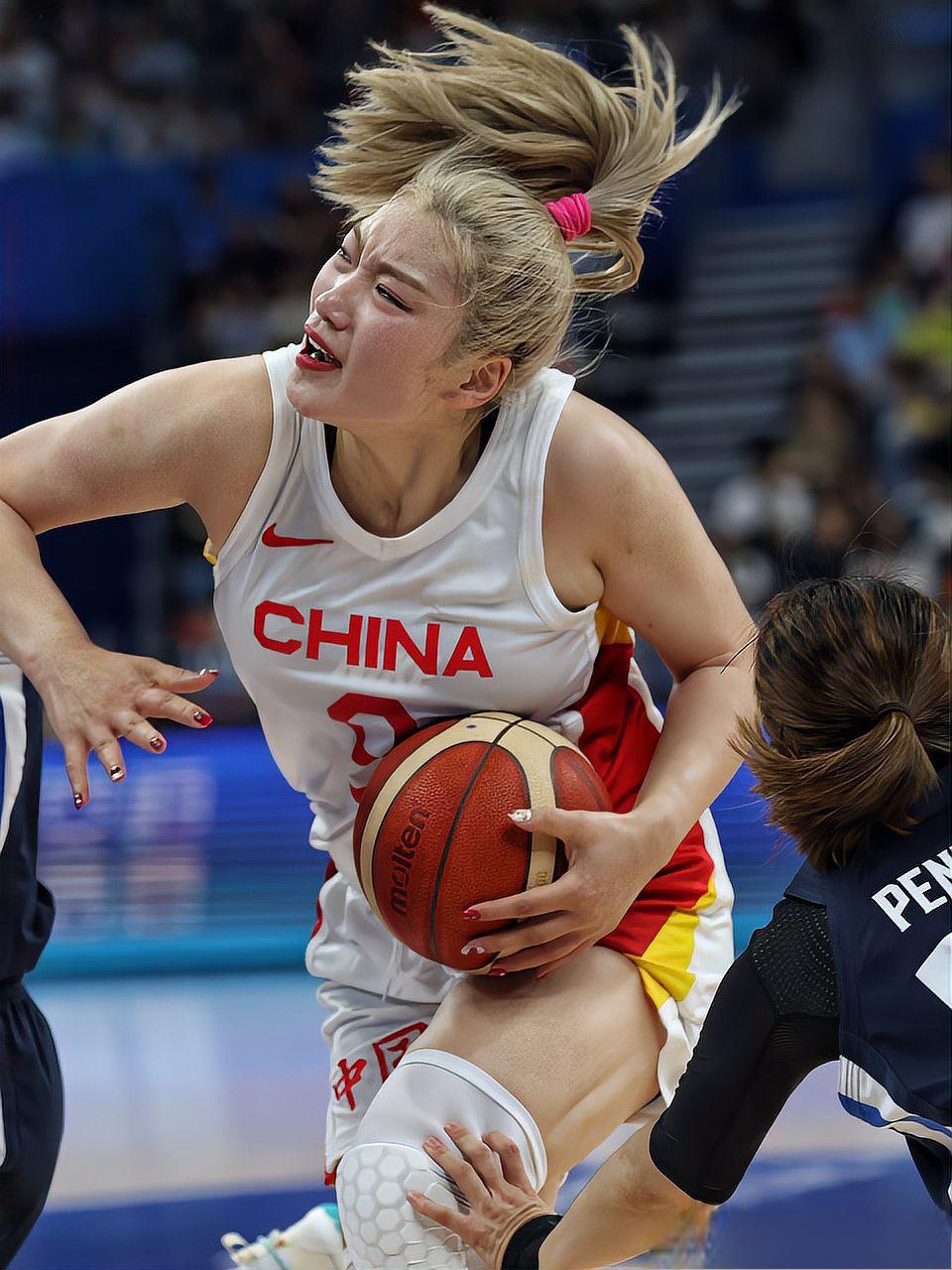 开云体育-女子篮球比赛强势出击，美国队获得胜利的简单介绍