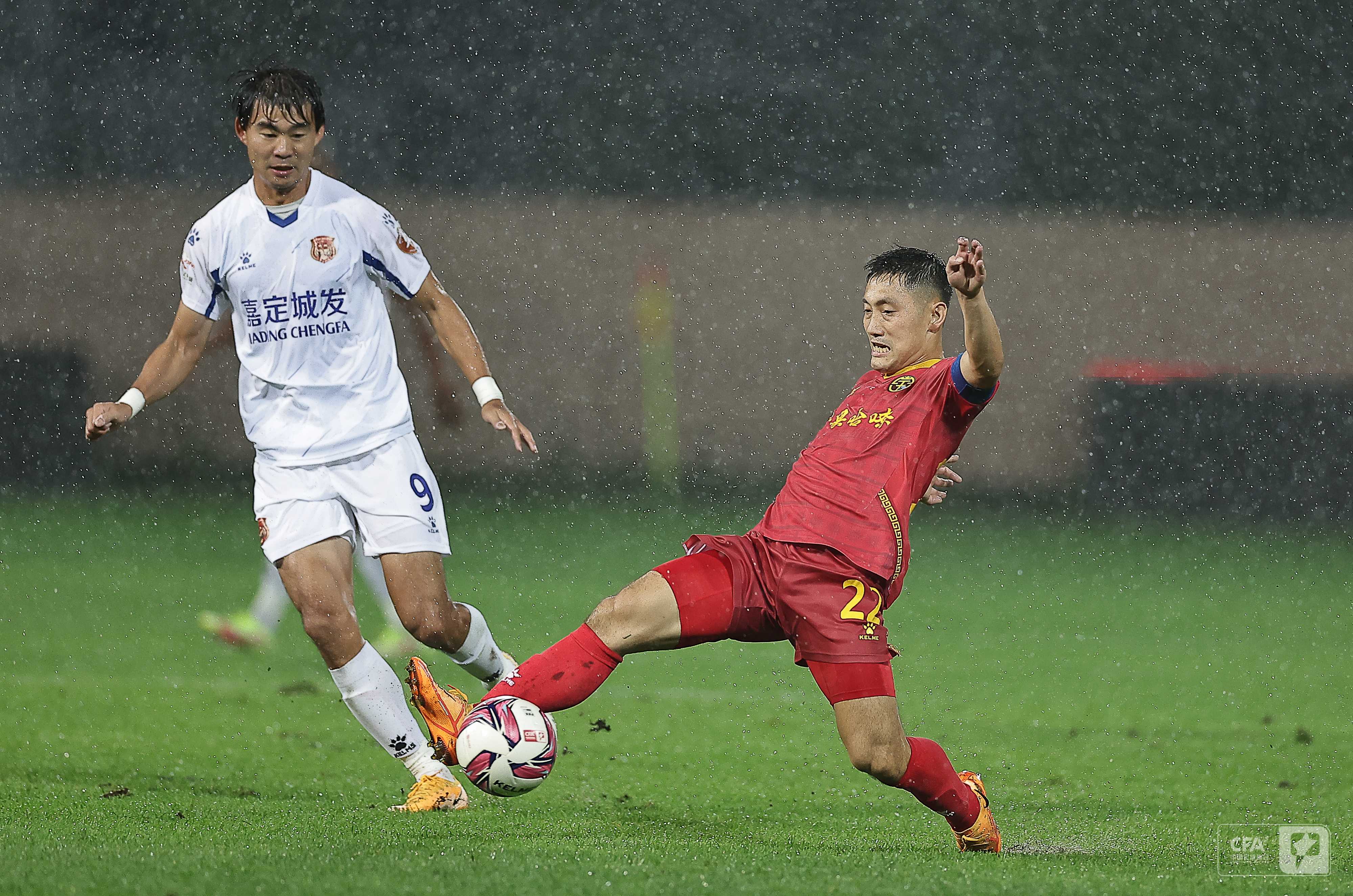 -关于中国顶级足球赛场上风起云涌的信息