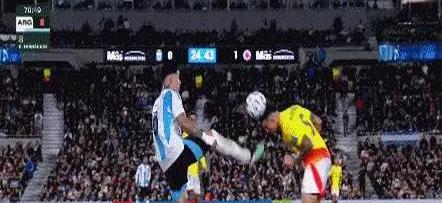 关于阿根廷客场逆转巴西，迪亚斯砍下高分的信息