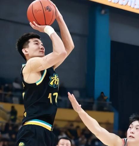 开云体育在线-四川男篮主场胜利，期待更多胜利