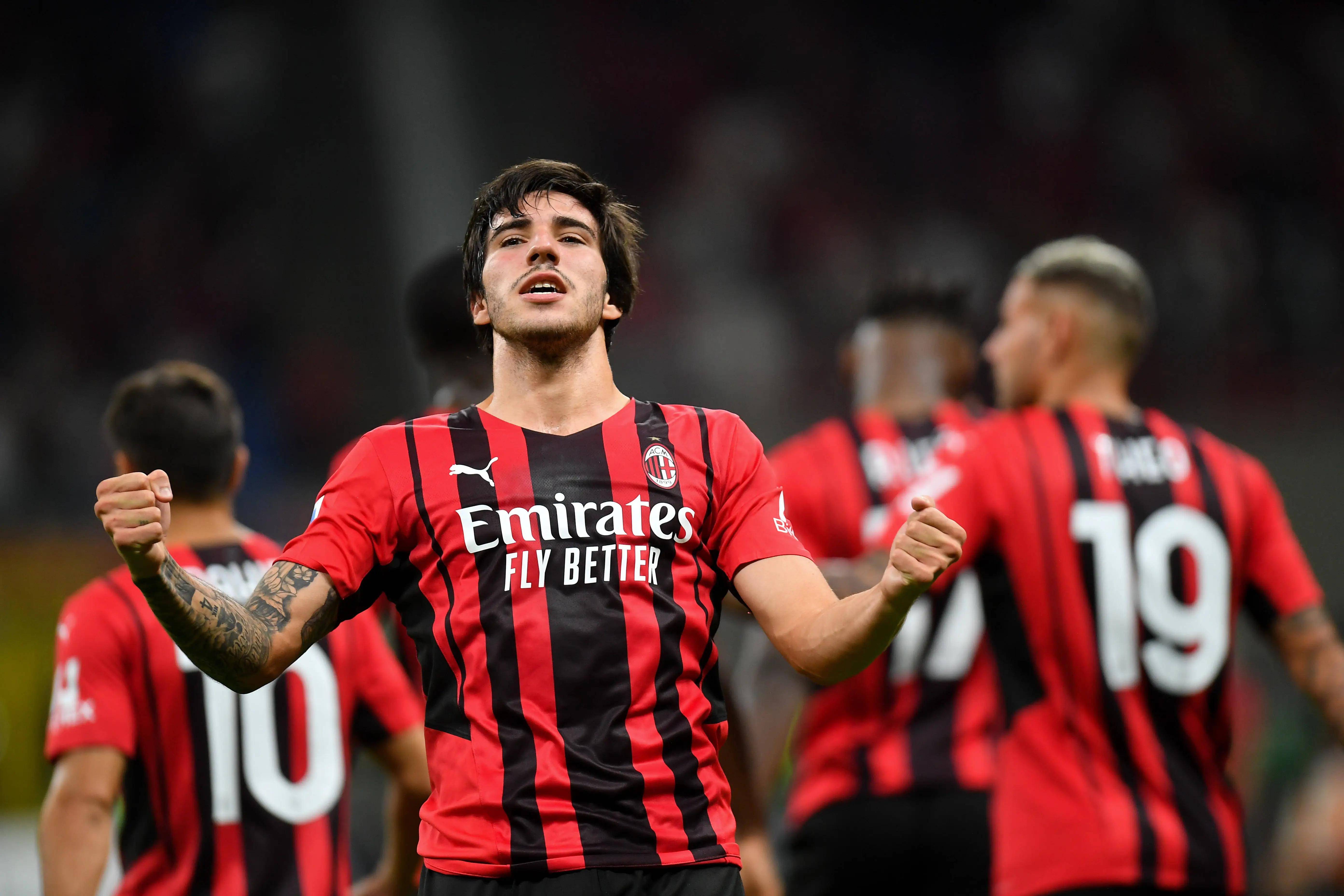 意甲球队尤文图斯客场惨败瓦伦西亚