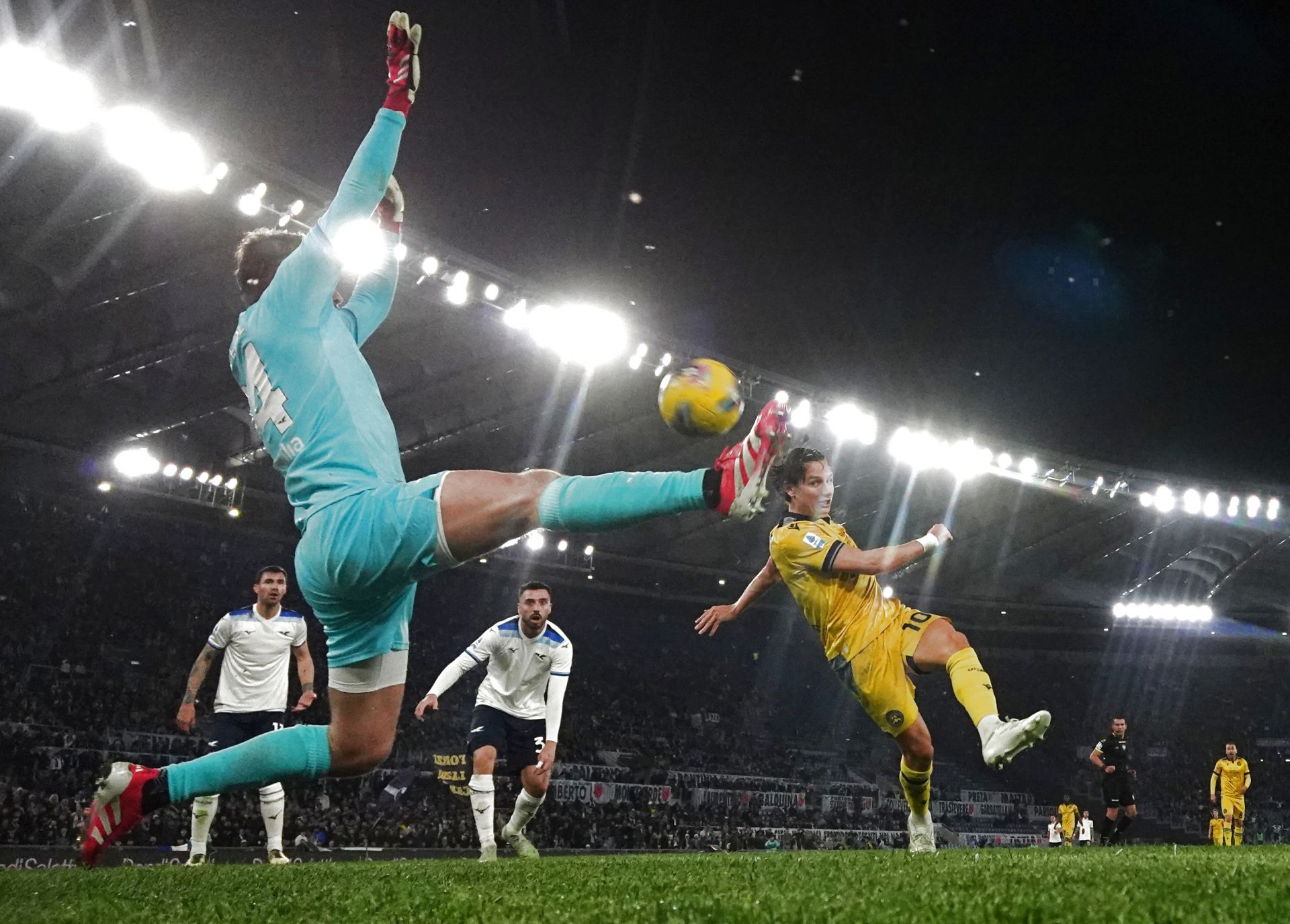 意甲新军落后两球，却最终逆袭战胜乌迪内斯的简单介绍