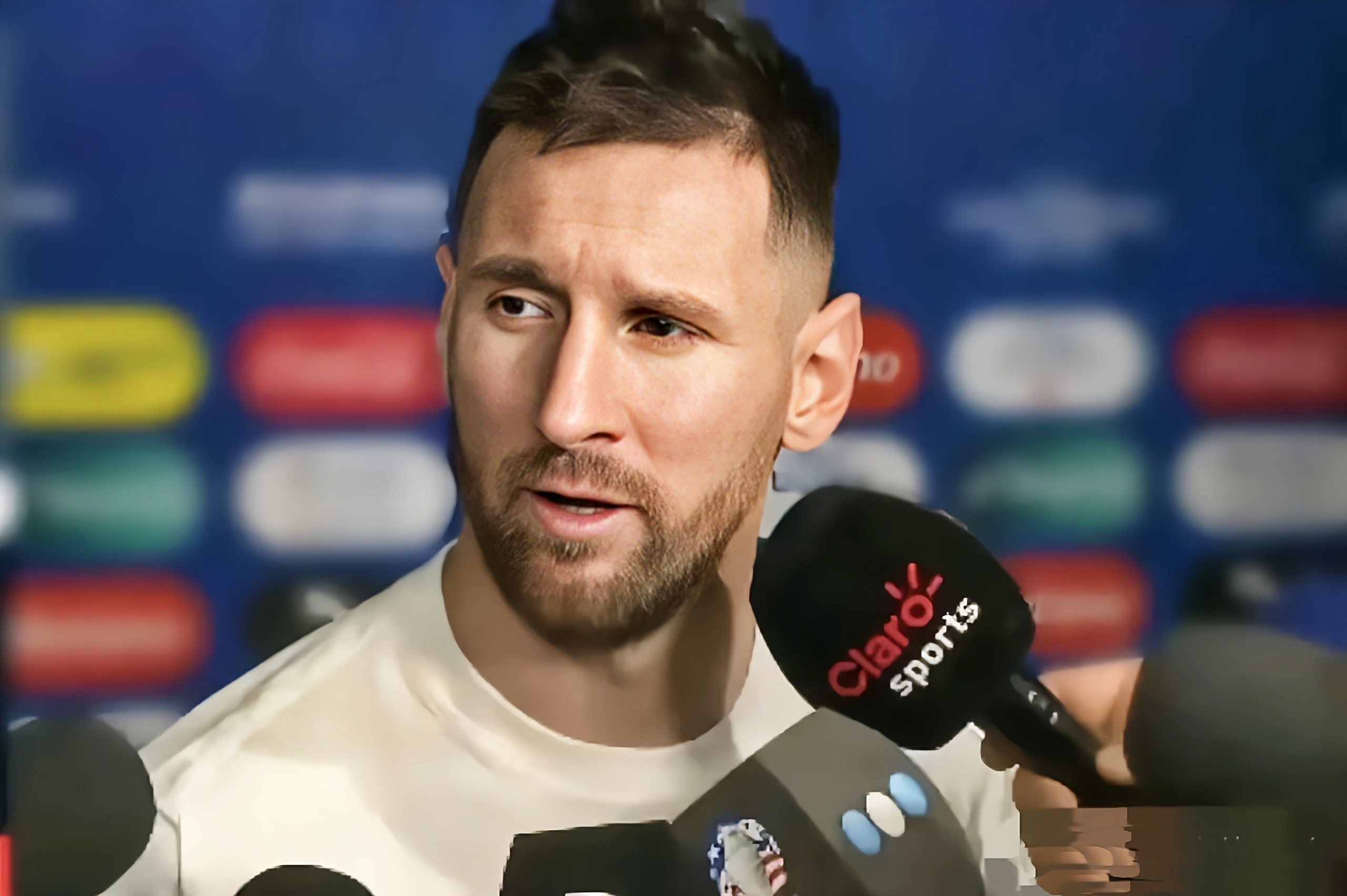 包含今日焦点:C罗险胜,球迷沸腾的词条 包含今日焦点:C罗险胜,球迷沸腾的词条