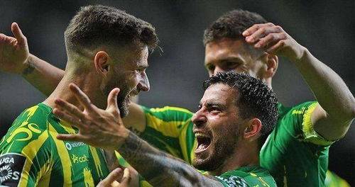 里尔队取得胜利,队员表现亮眼 里尔队取得胜利,队员表现亮眼