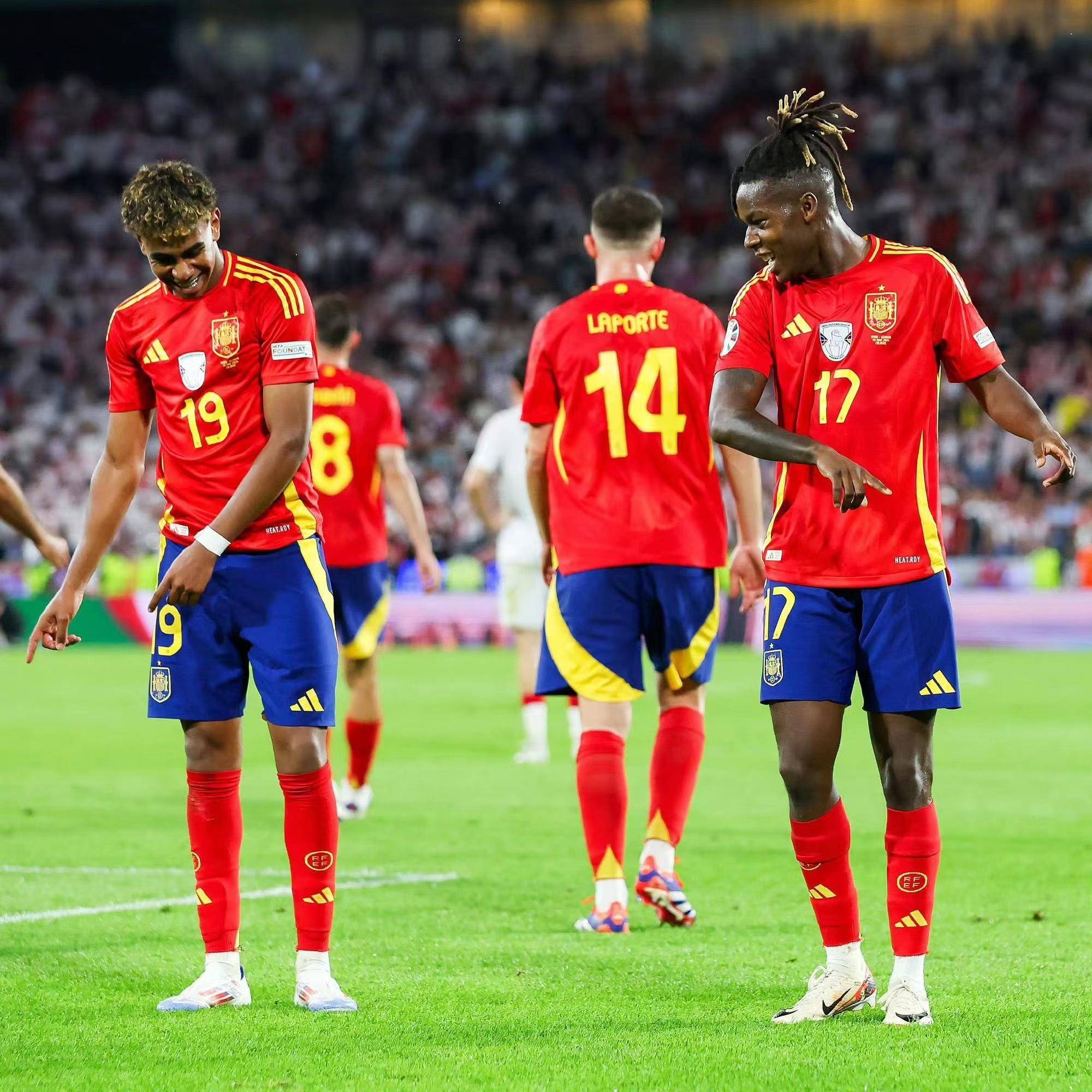 西班牙球员在国际联赛中赢得胜利 西班牙球员在国际联赛中赢得胜利