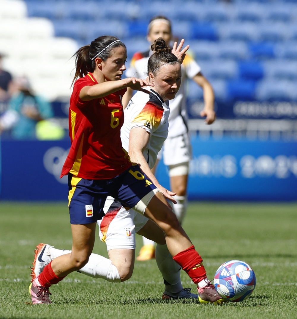 瑞士女足在比赛中展现出坚韧品质 瑞士女足在比赛中展现出坚韧品质