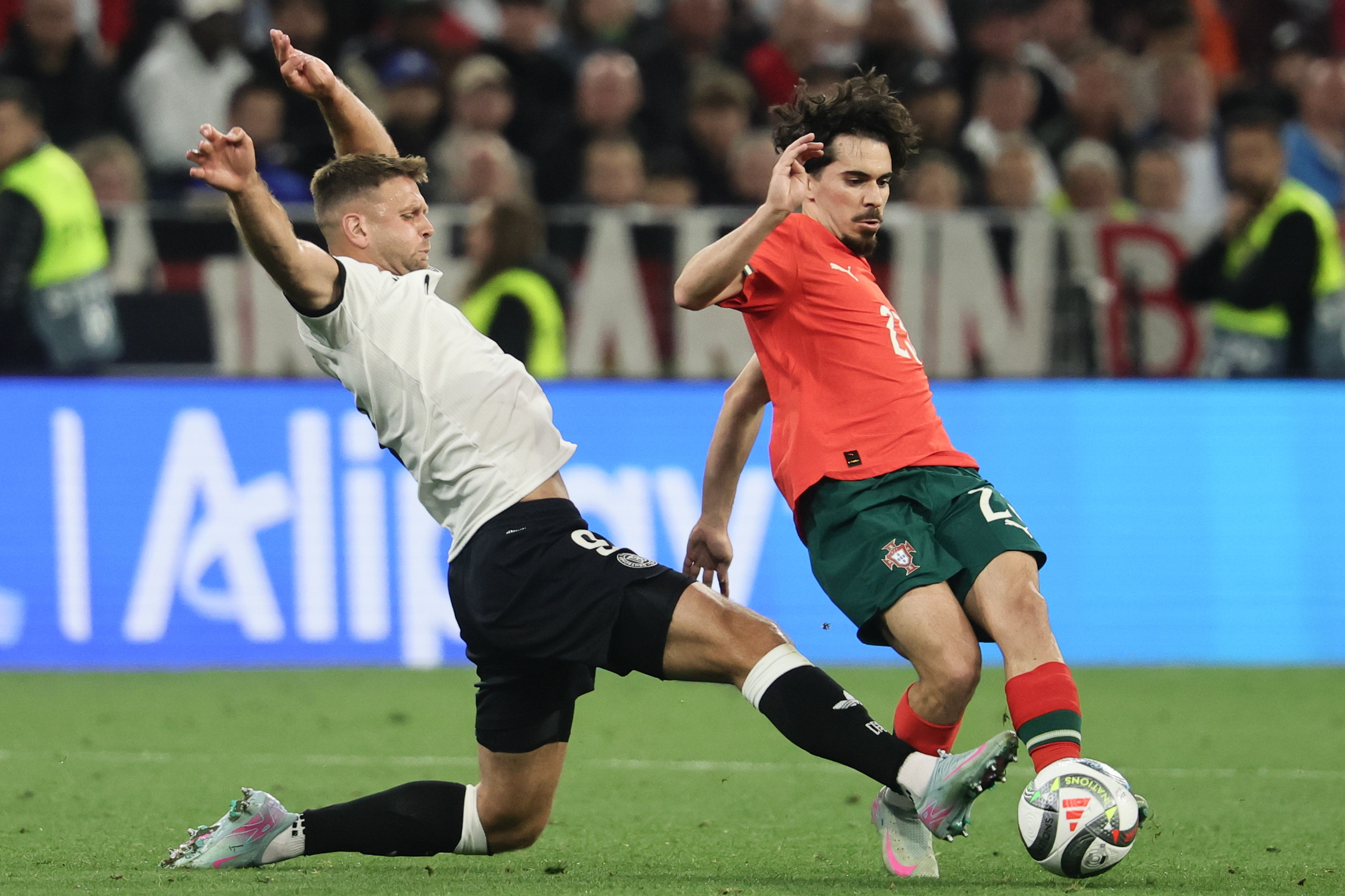 开云体育APP下载-葡萄牙不敌瑞士，小组出线前景蒙上阴影的简单介绍