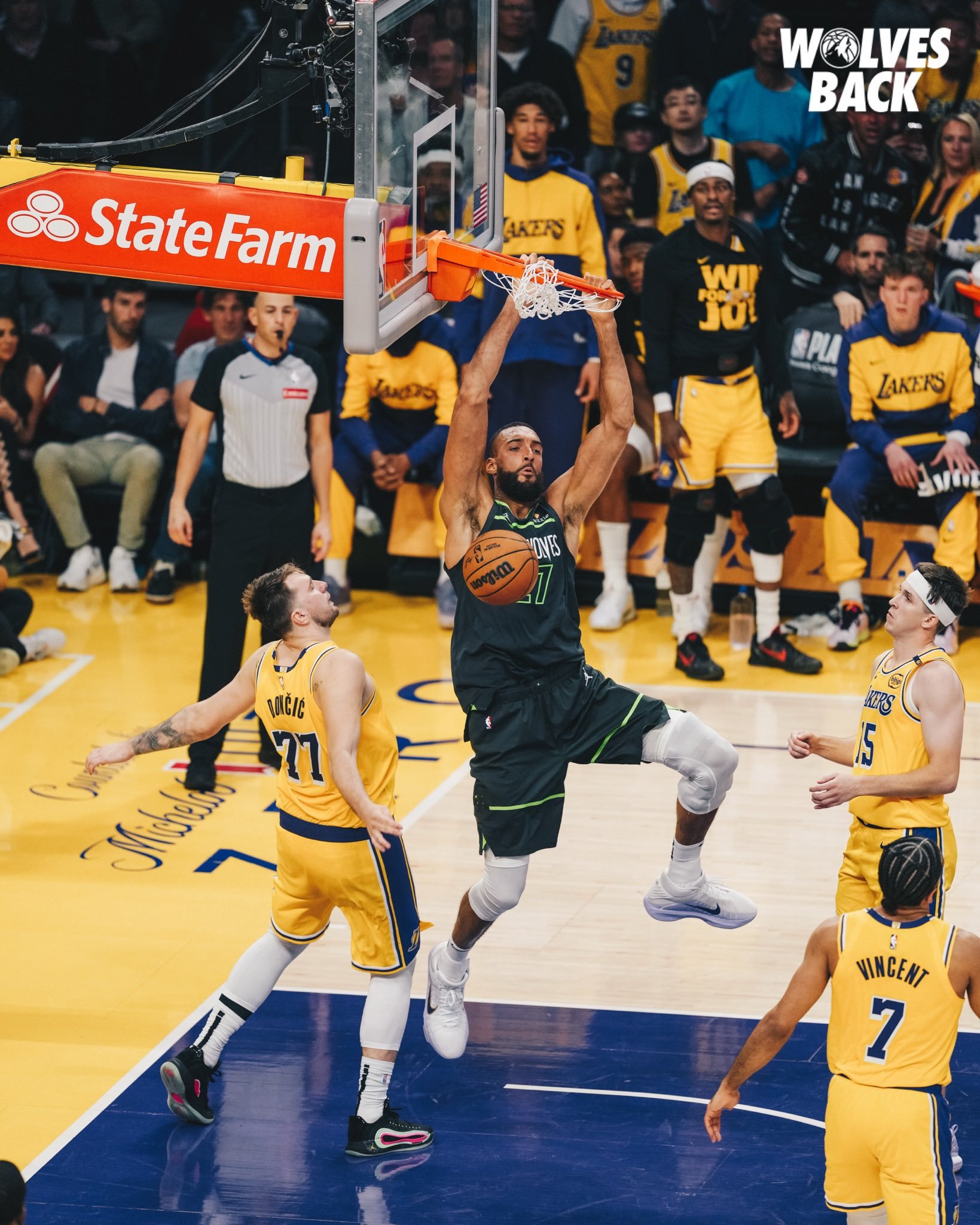 关于勇士逆袭湖人，晋级西部的信息