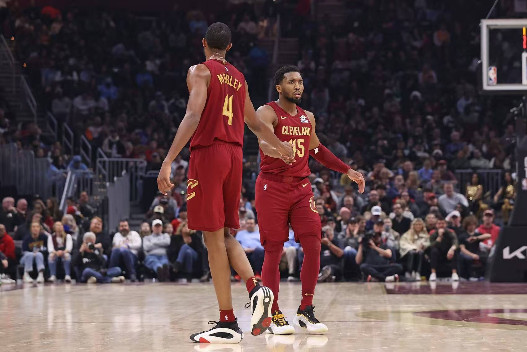 关于猛龙力克凯尔特人，继续保持不败的信息