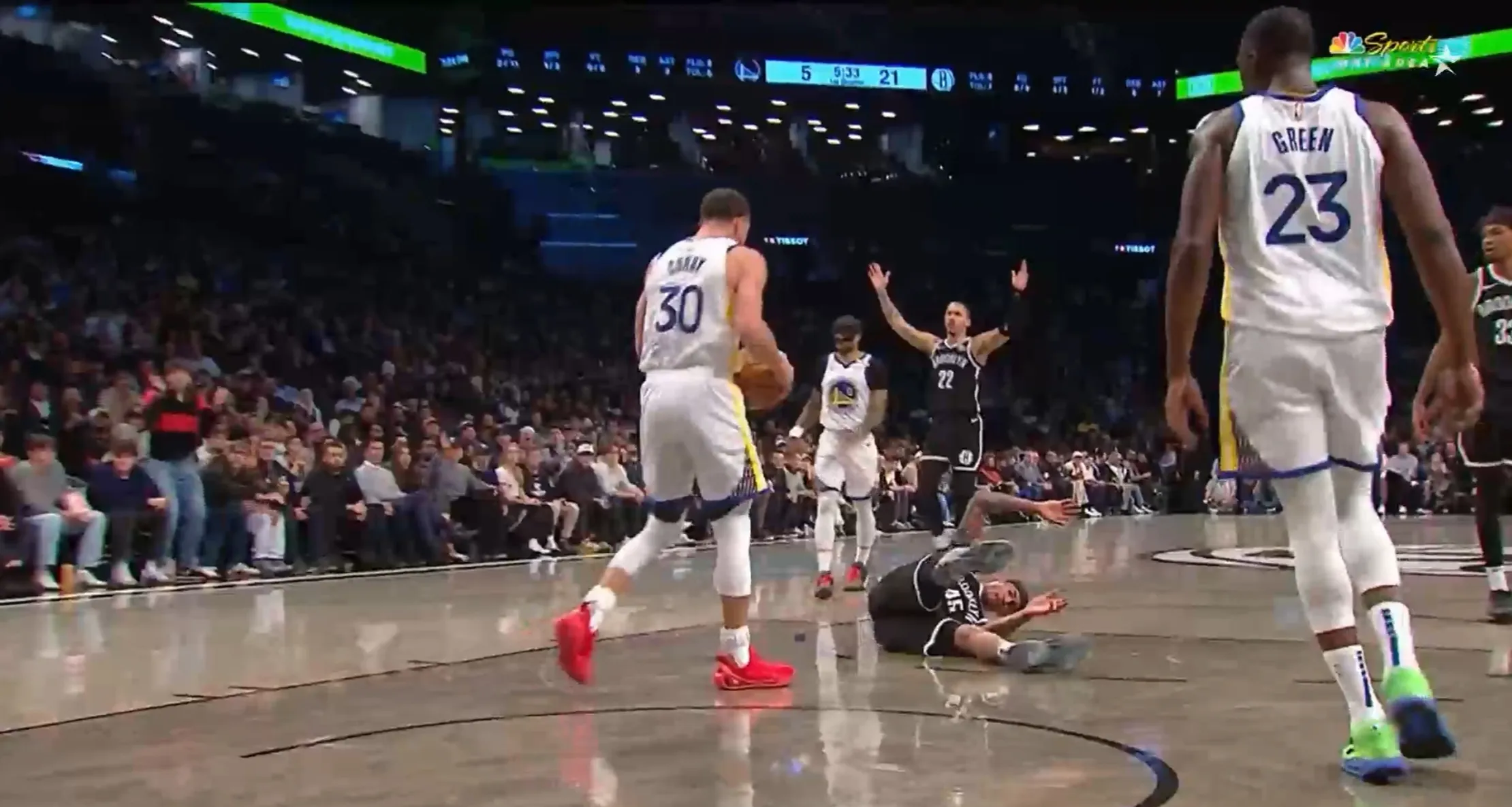 开云APP-篮网遭遇勇士逆转，两连败