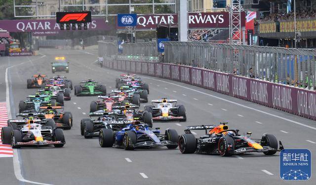 包含梅赛德斯鏖战阿斯顿马丁，维斯塔潘带队取胜的词条