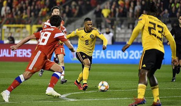 马赛完胜塞维利亚，库尔图瓦状态火热