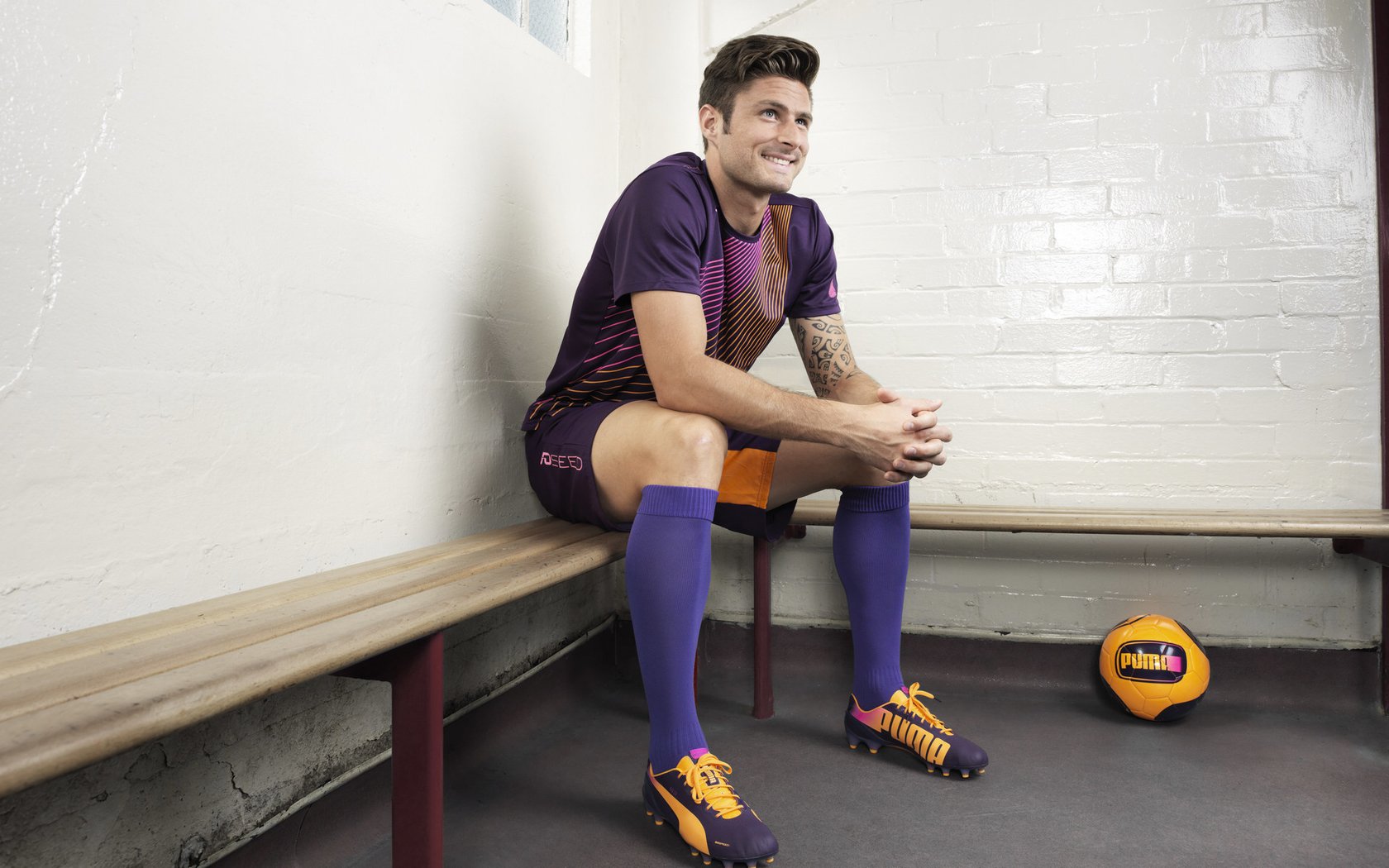 开云体育官方网站-铁幕降临，2026世界杯之夜，卡塞米罗一人成军统治绿茵