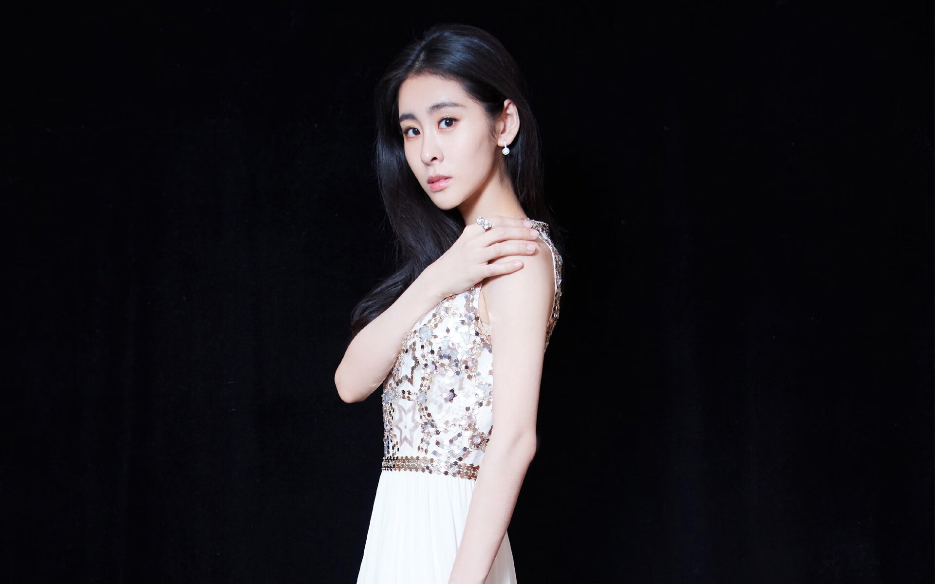 开云体育中国-当东方智慧碰撞西方巨兽，山西队的铜墙铁壁与约基奇的独舞