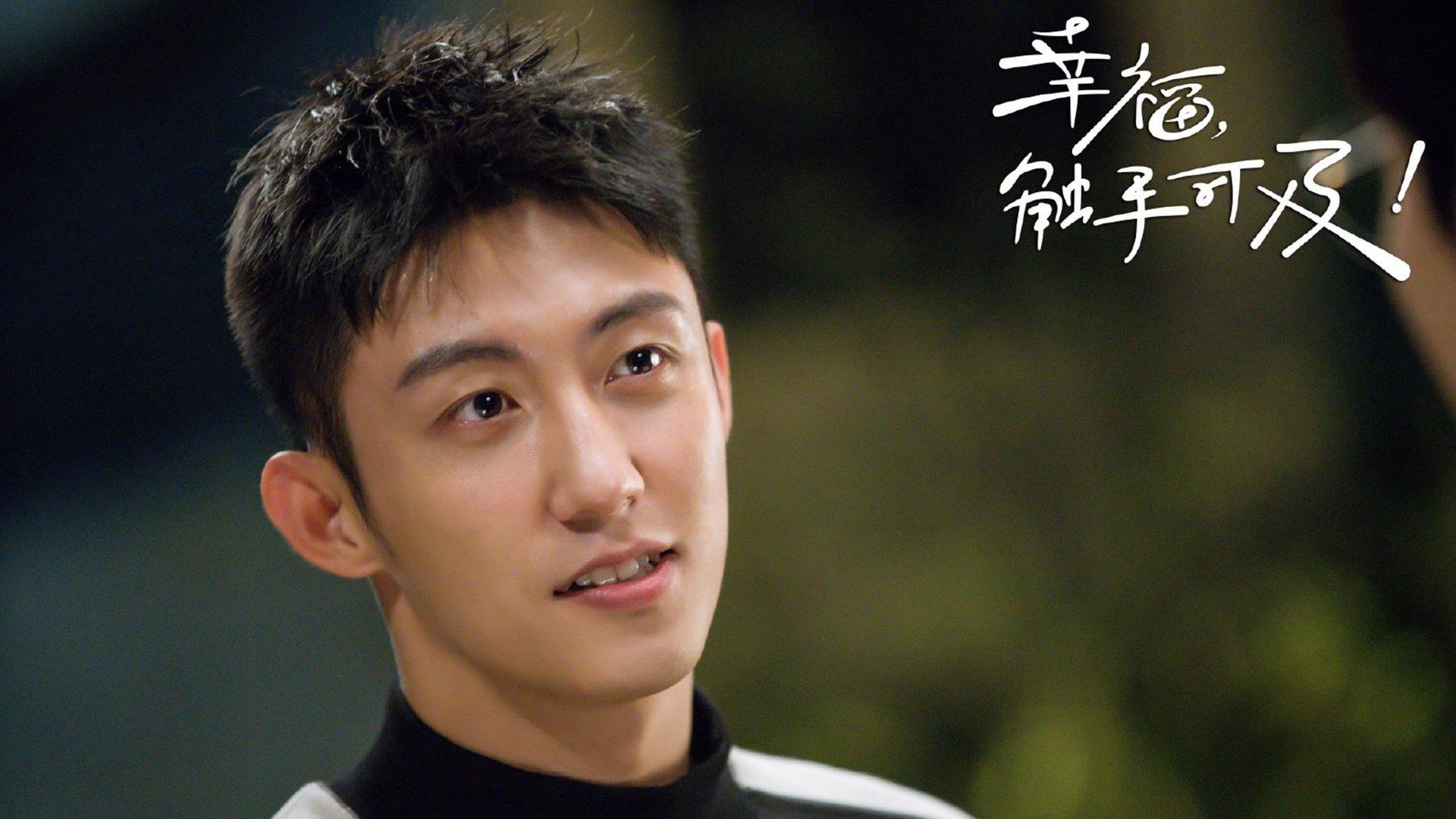 烽火连天,那不勒斯疯狂火力席卷安哥拉,莱万上演统治级演出