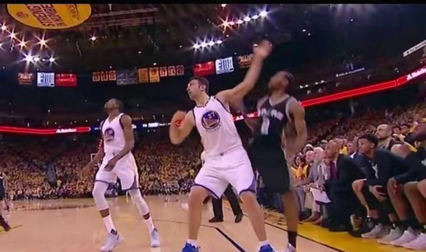 杰伦格林爆发，辽宁队防守锁死马刺