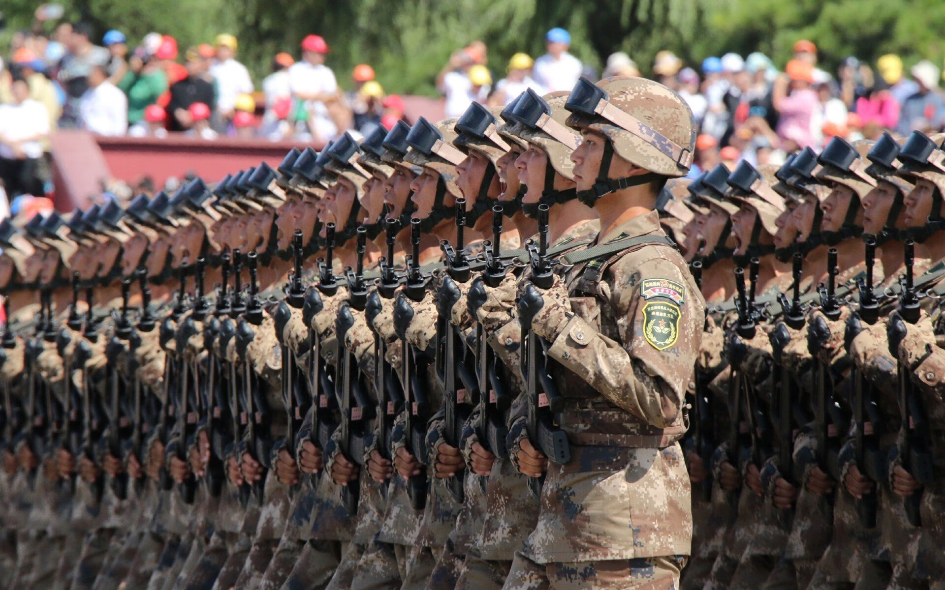 群星闪耀处,无声者亮剑—F1新赛季揭幕战,贝恩用实力打破所有质疑